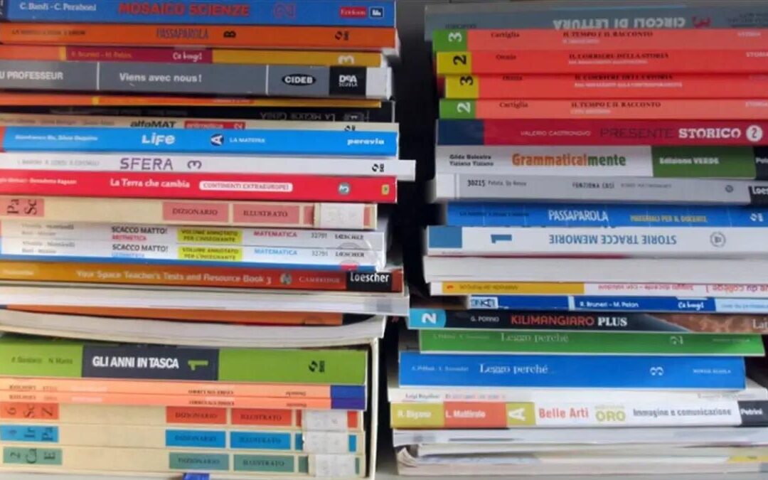 DOMANDA DI CONTRIBUTO PER LA FORNITURA GRATUITA E SEMIGRATUITA LIBRI DI TESTO (L. 448/98)